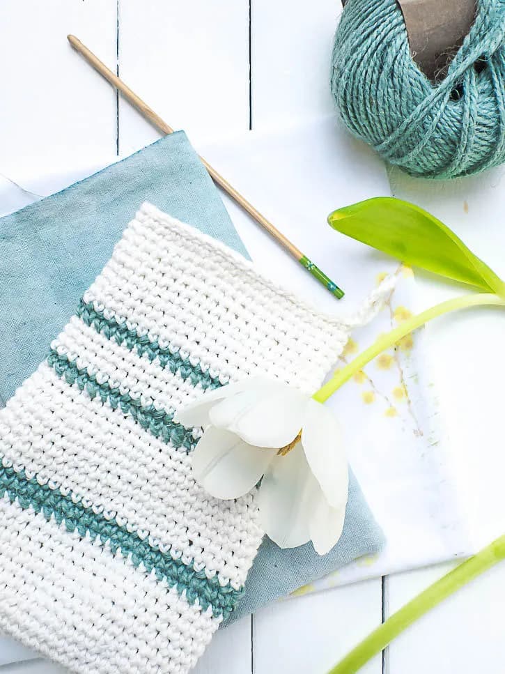 Gant exfoliant au crochet
