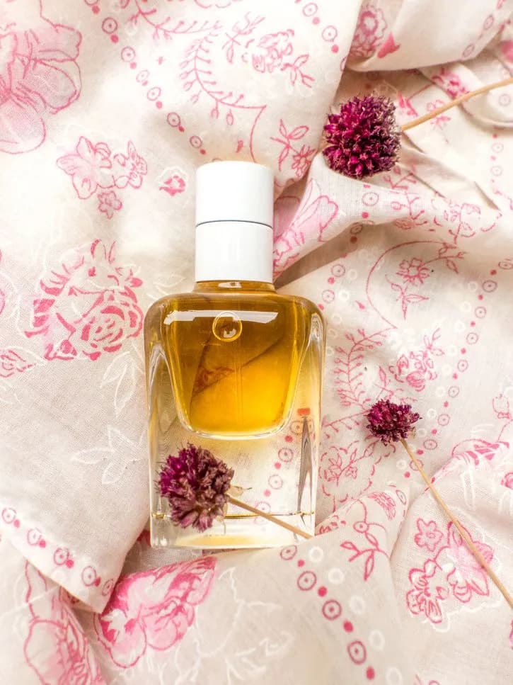 Fabriquer une eau de parfum chyprée fruitée pour femme