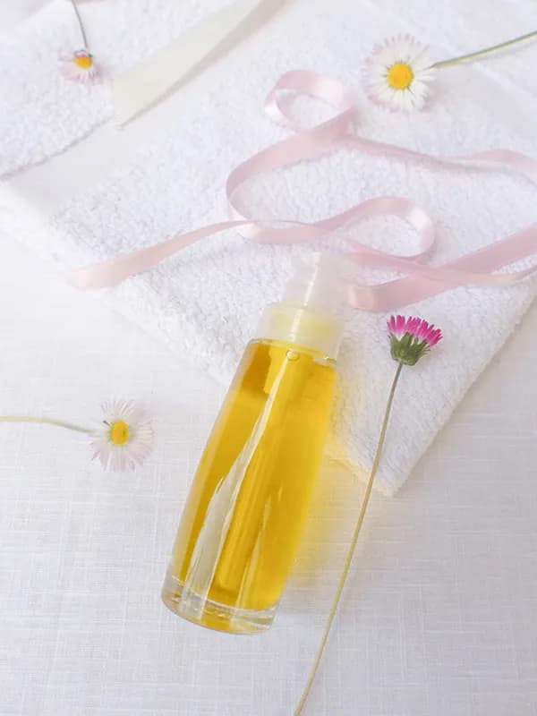 Huile nourrissante pour la peau et les cheveux