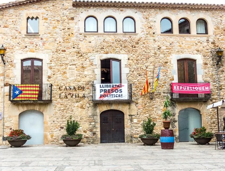 mairie de Pals en Catalogne