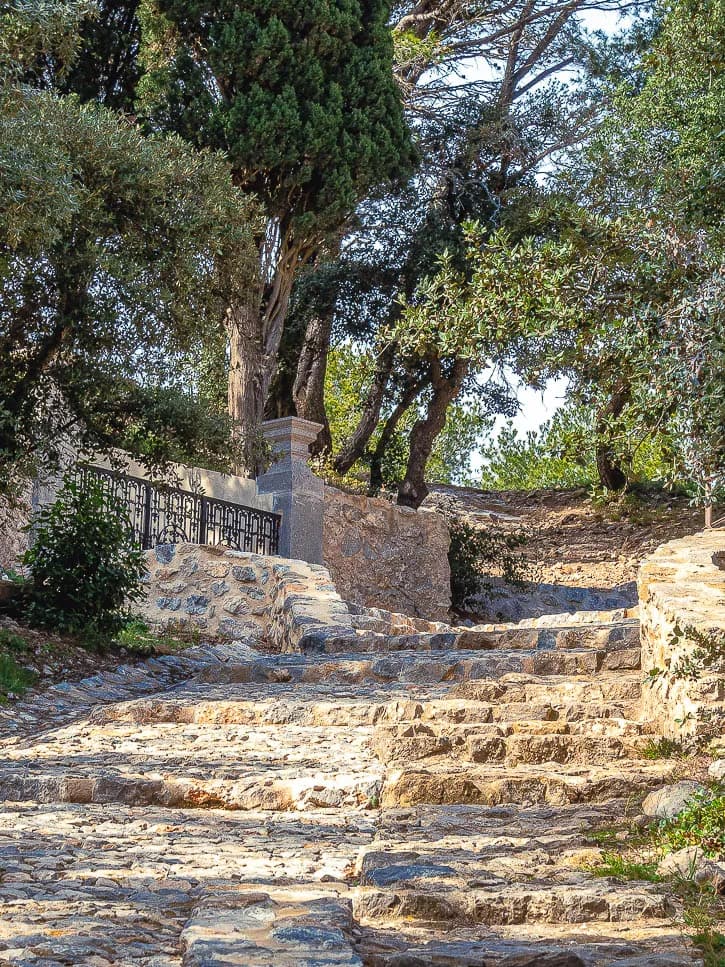 Chemin vers la chapelle