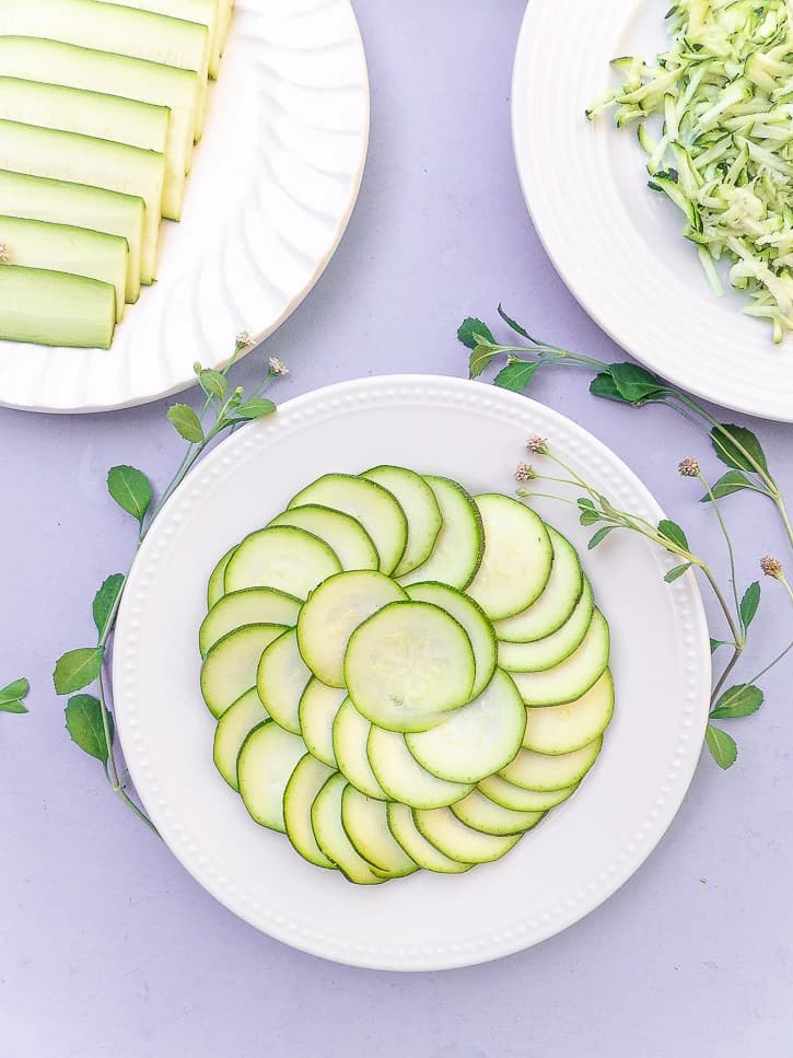 Courgettes coupées en rondelles fines